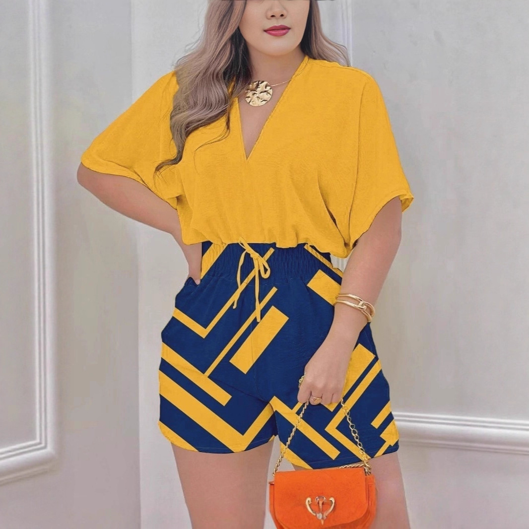 Fashionable Casual V-neck Jumpsuit With A Fitted Waist And Short Shorts