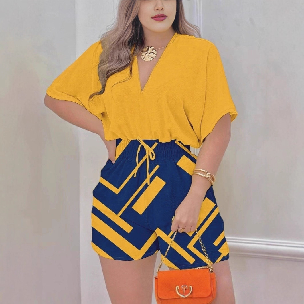 Fashionable Casual V-neck Jumpsuit With A Fitted Waist And Short Shorts